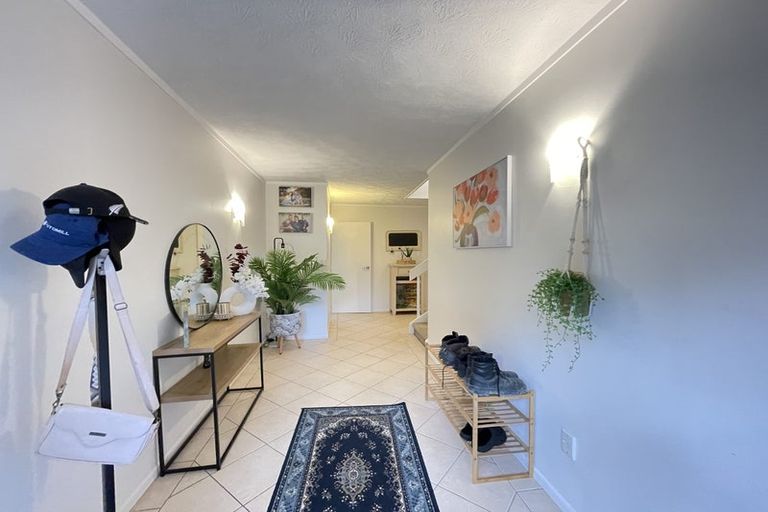 Photo of property in 947 East Coast Road, Torbay, Auckland, 0630