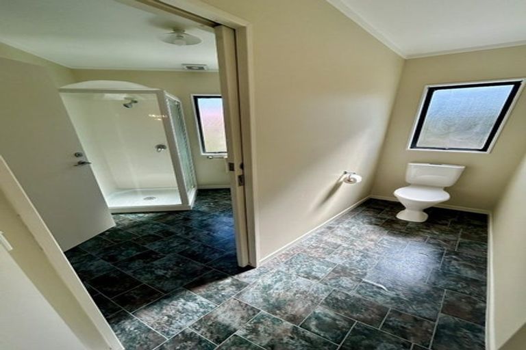 Photo of property in 13 Kilkelly Close, Tawa, Wellington, 5028