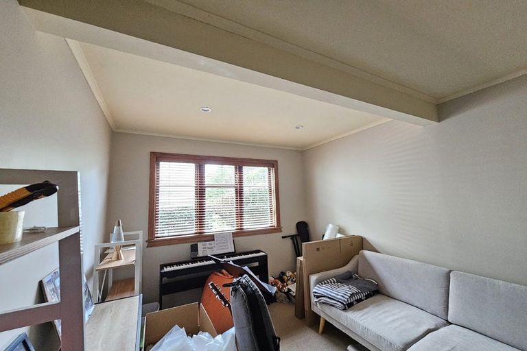 Photo of property in 1 Espin Crescent, Karori, Wellington, 6012