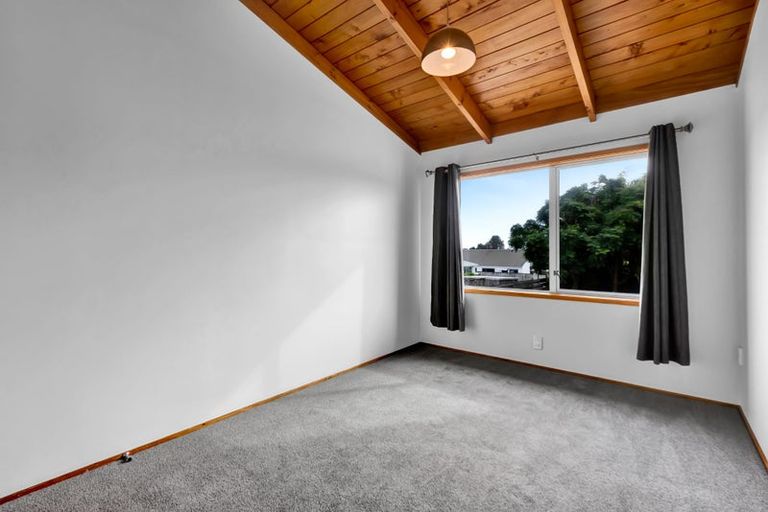 Photo of property in 17 Villa Place, Bell Block, New Plymouth, 4312