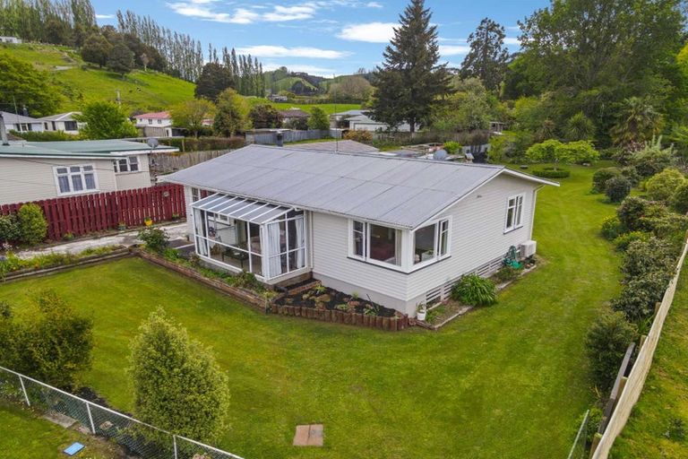 Photo of property in 7 Wilson Road, Hunterville, 4730