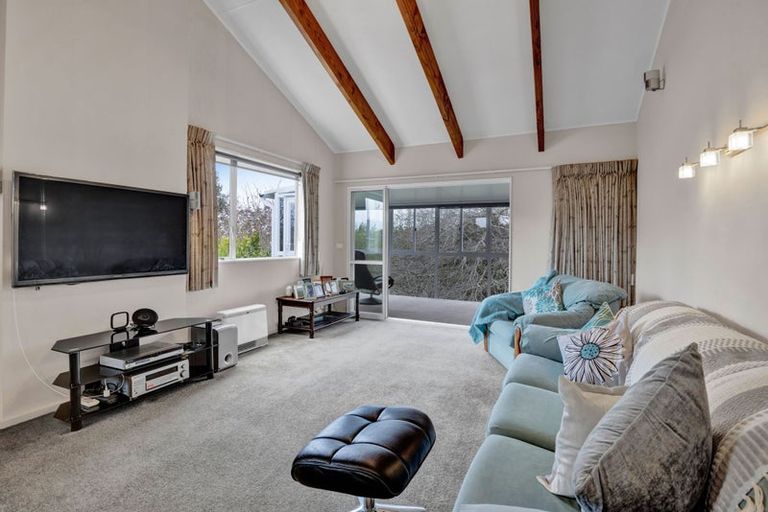 Photo of property in 54 Karina Road, Merrilands, New Plymouth, 4312