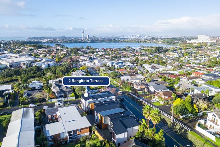 Photo of property in 2a Rangitoto Terrace, Milford, Auckland, 0620