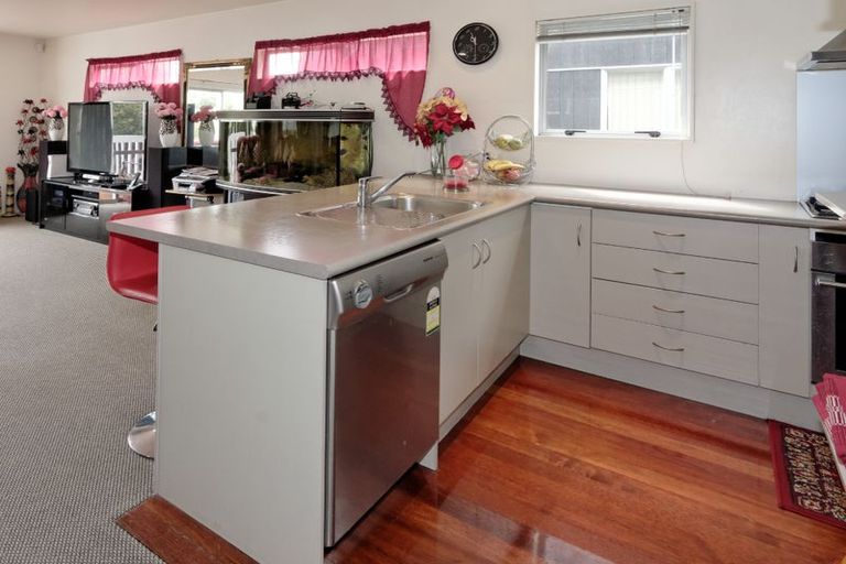 Photo of property in 25b Lucienne Drive, Ranui, Auckland, 0612