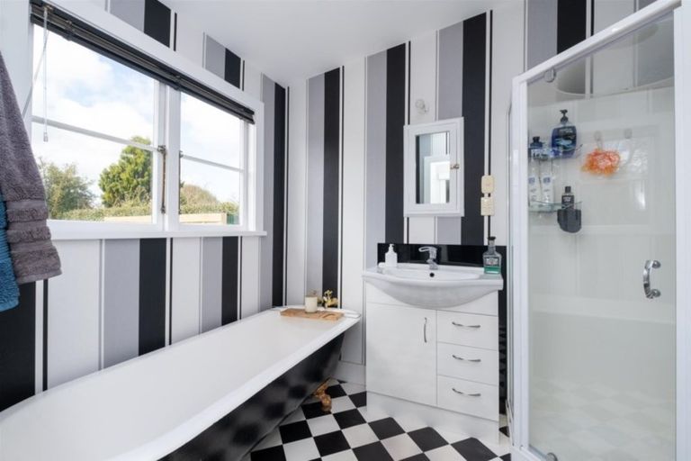 Photo of property in 128 Miranda Street, Stratford, 4332