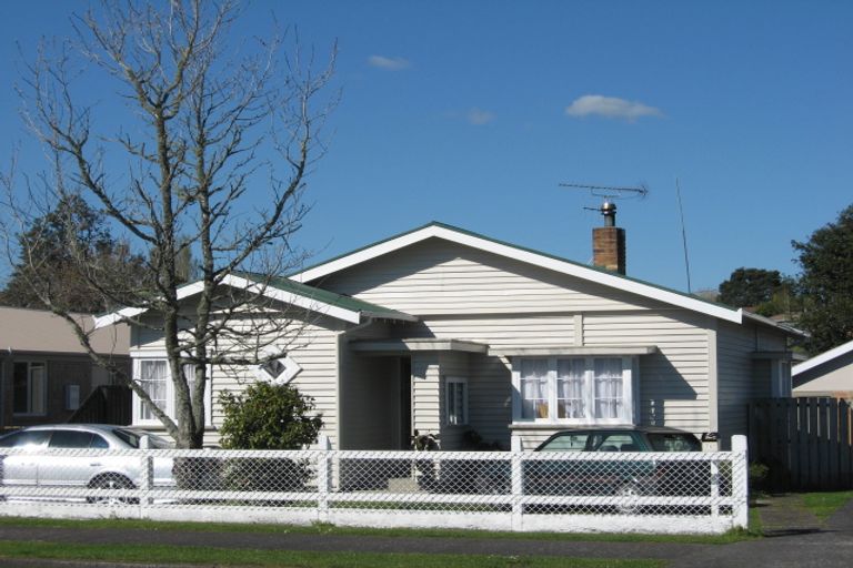 Photo of property in 76 Hakanoa Street, Huntly, 3700