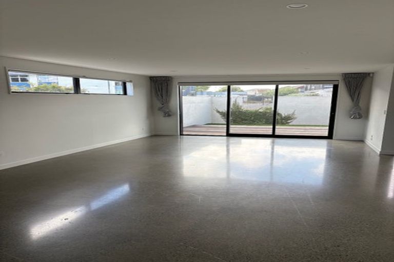 Photo of property in 66 Aikmans Road, Merivale, Christchurch, 8014