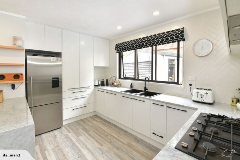 Photo of property in 1/14 Arkles Strand, Arkles Bay, Whangaparaoa, 0932