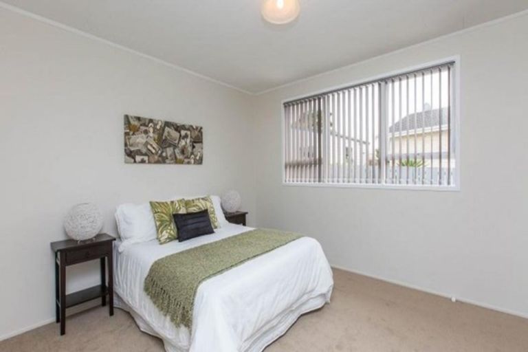 Photo of property in 9 Serrano Place, Clover Park, Auckland, 2023