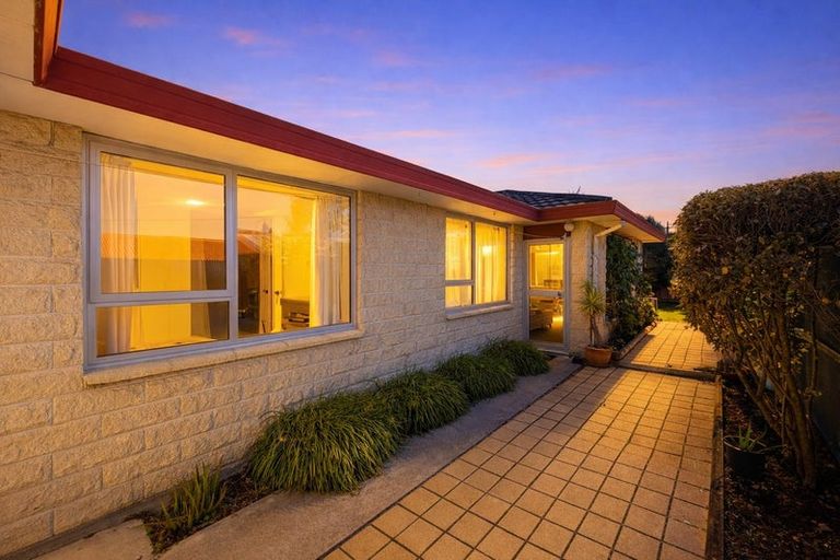 Photo of property in 2/59 Gardiners Road, Bishopdale, Christchurch, 8051