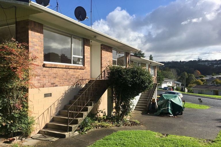 Photo of property in 2/80 Peach Road, Glenfield, Auckland, 0629