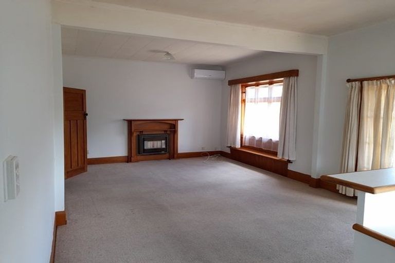 Photo of property in 42 Knowles Street, Terrace End, Palmerston North, 4410