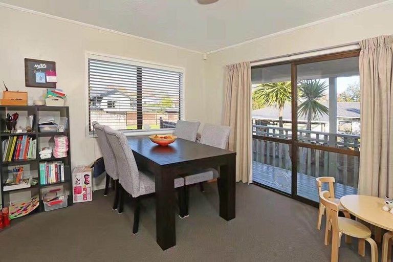 Photo of property in 128 Moire Road, West Harbour, Auckland, 0618