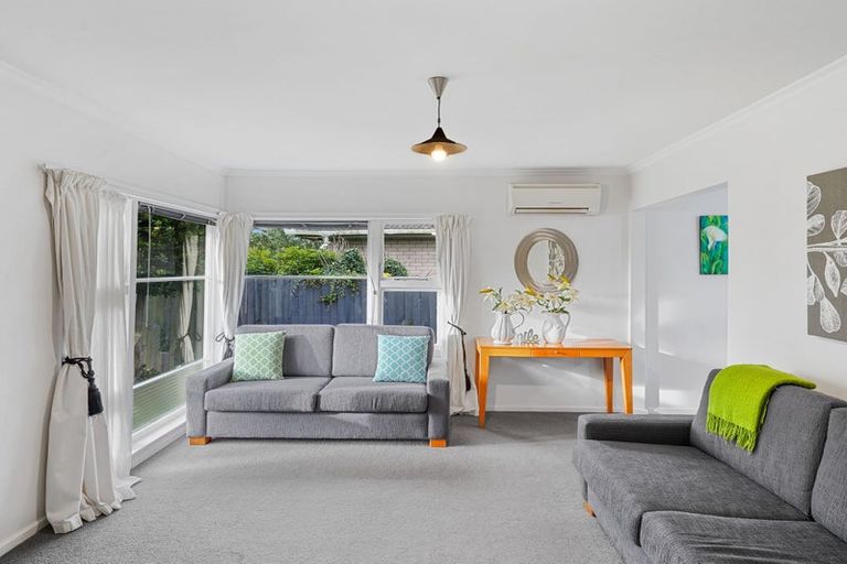 Photo of property in 2/24 Pembroke Street, Avondale, Christchurch, 8061