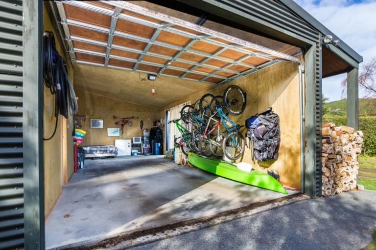 Photo of property in 18 Susan Lane, Kinloch, Taupo, 3377