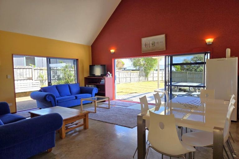 Photo of property in 135 Kowhai Avenue, Matarangi, Whitianga, 3592
