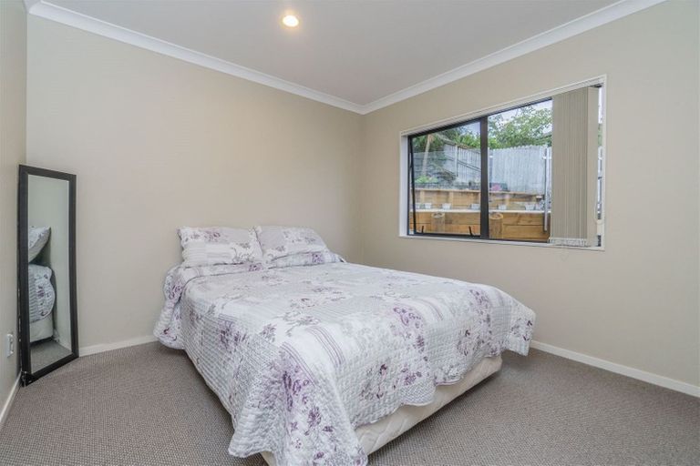Photo of property in 5 Bangla Place, Massey, Auckland, 0614