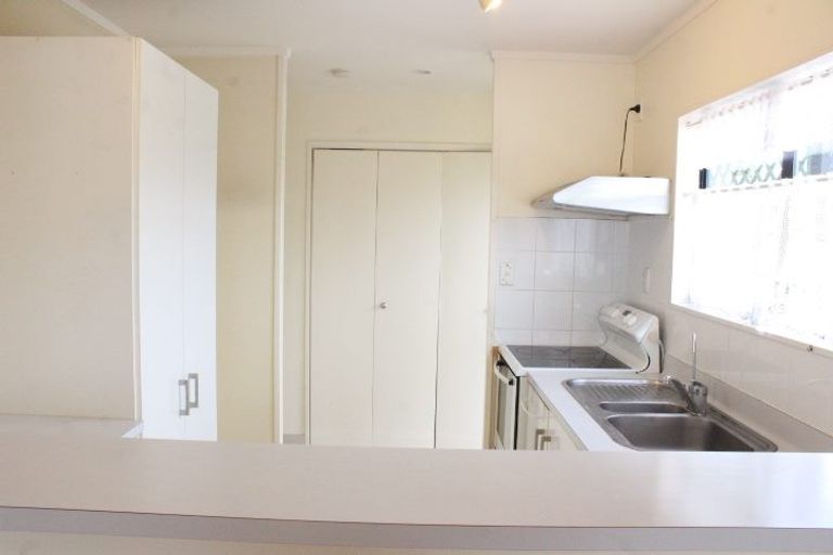 Photo of property in 1/25 De Quincey Terrace, Highland Park, Auckland, 2010