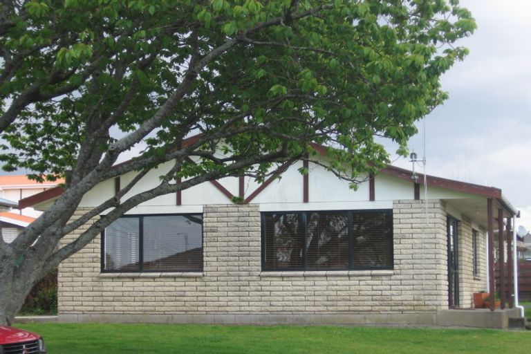 Photo of property in 46 Pemberton Crescent, Greerton, Tauranga, 3112