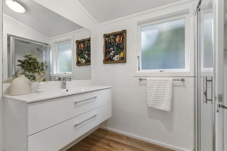 Photo of property in 21 Vienna Place, Birkenhead, Auckland, 0626