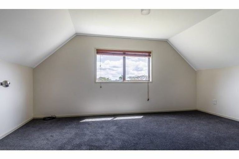 Photo of property in 3/54 Swanson Road, Henderson, Auckland, 0610