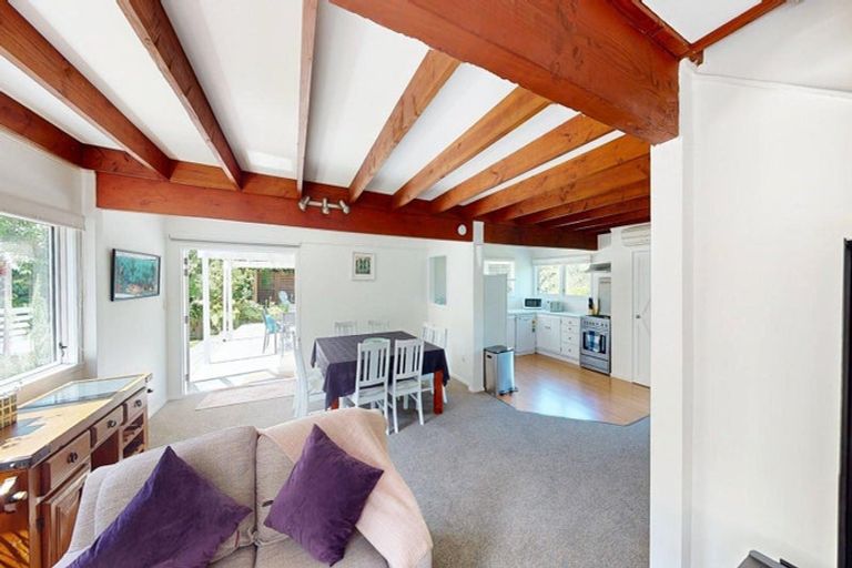 Photo of property in 6 Calder Road, Lake Okareka, Rotorua, 3076