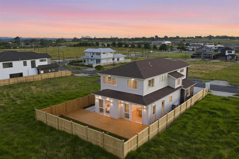 Photo of property in 9 Toporoa Street, Karaka, 2113