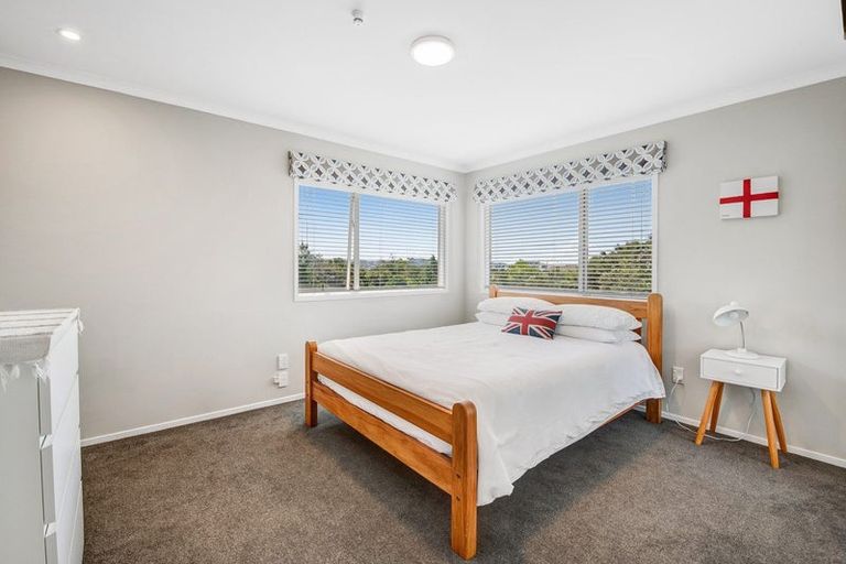 Photo of property in 7 Kingtide Place, Red Beach, 0932