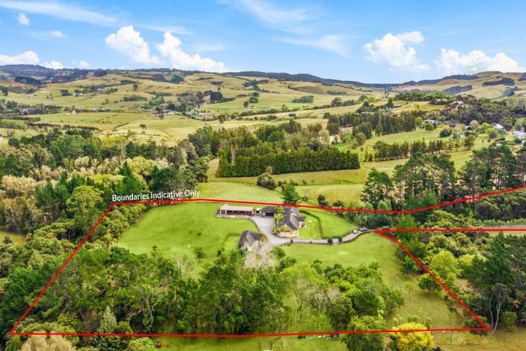 Photo of property in 20 Matatea Road, Waimauku, 0881