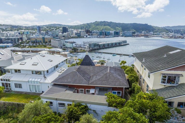 Photo of property in 53 Hawker Street, Mount Victoria, Wellington, 6011