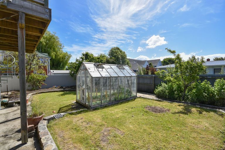 Photo of property in 90 Melbourne Street, South Dunedin, Dunedin, 9012