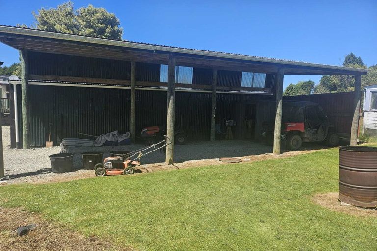 Photo of property in 28 Huia Street, Ohura, 3926