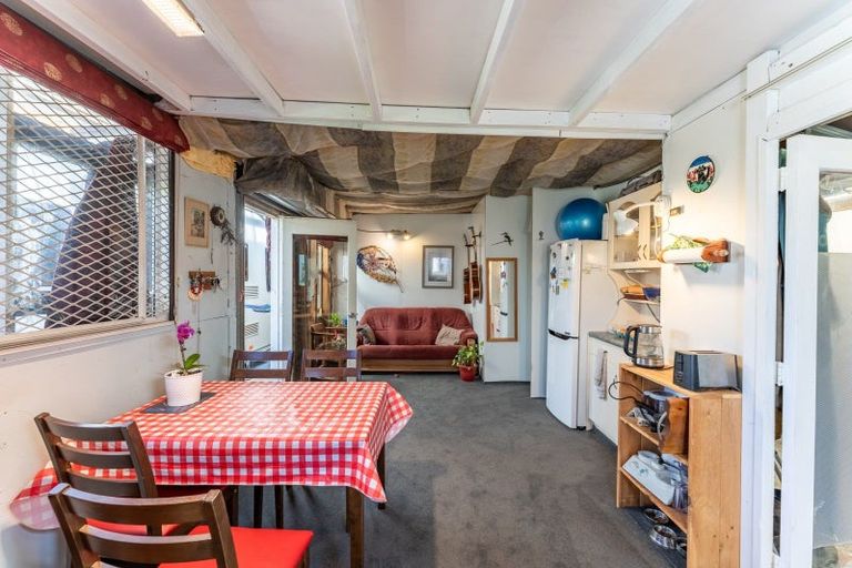 Photo of property in 30 Wi Pere Street, Manakau, Levin, 5573