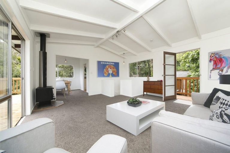 Photo of property in 29 Warner Park Avenue, Laingholm, Auckland, 0604