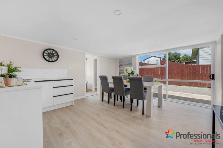 Photo of property in 27 Takanini Road, Takanini, 2112