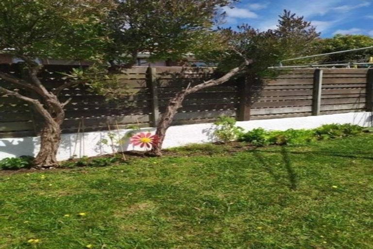 Photo of property in 2/271 Karori Road, Karori, Wellington, 6012