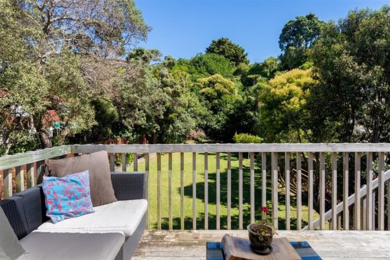 Photo of property in 32 Manly Esplanade, Browns Bay, Auckland, 0630