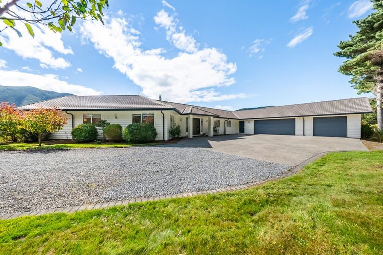 Photo of property in 225 Marchant Road, Kaitoke, Upper Hutt, 5018