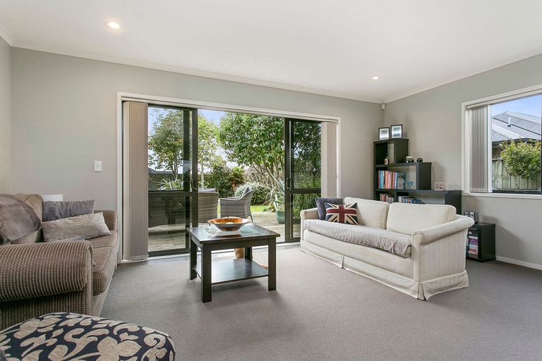 Photo of property in 35 Norfolk Drive, Cambridge, 3434