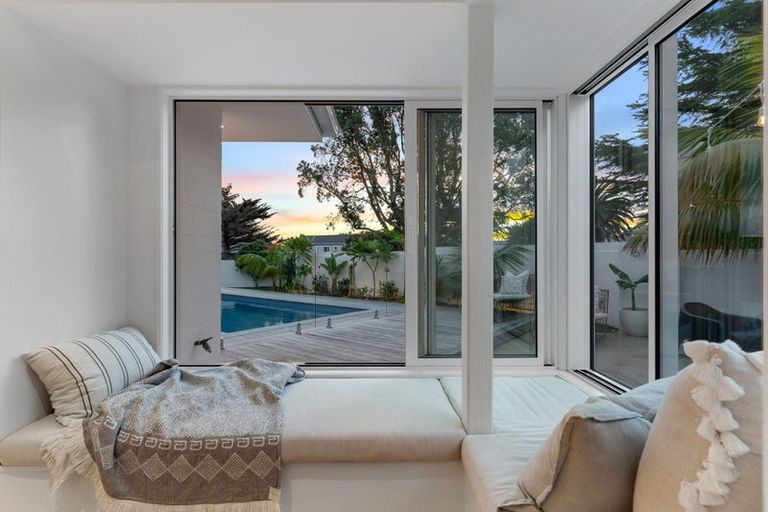 Photo of property in 27 Maygrove Drive, Orewa, 0931