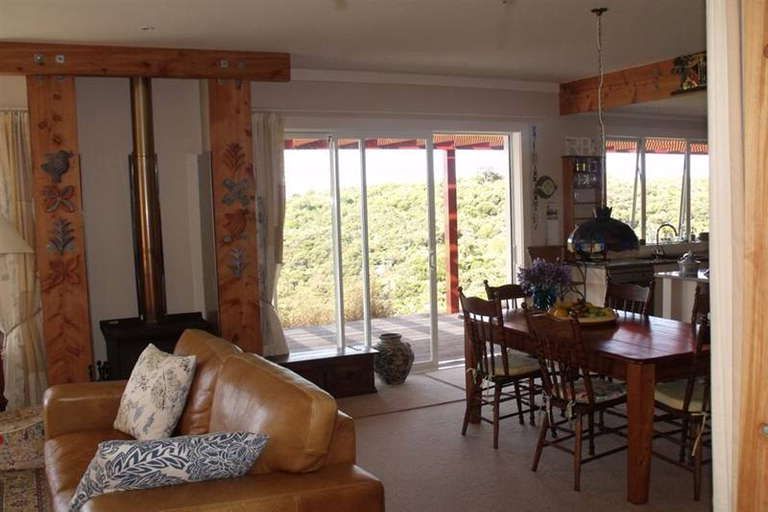 Photo of property in 142 Te Kowhai Point Road, Kerikeri, 0294