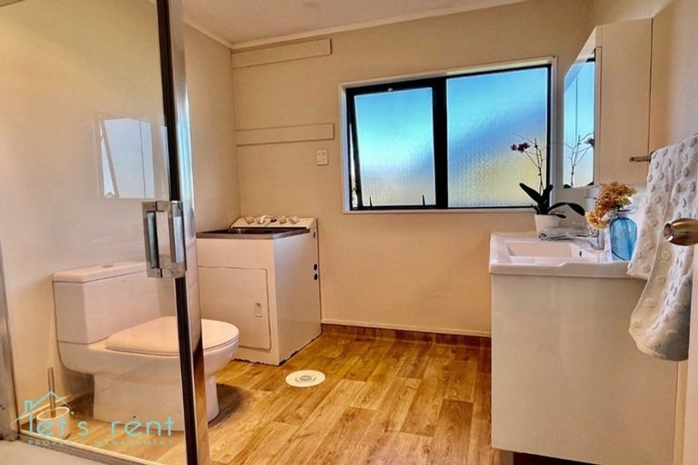 Photo of property in 52 Rosella Road, Mangere East, Auckland, 2024