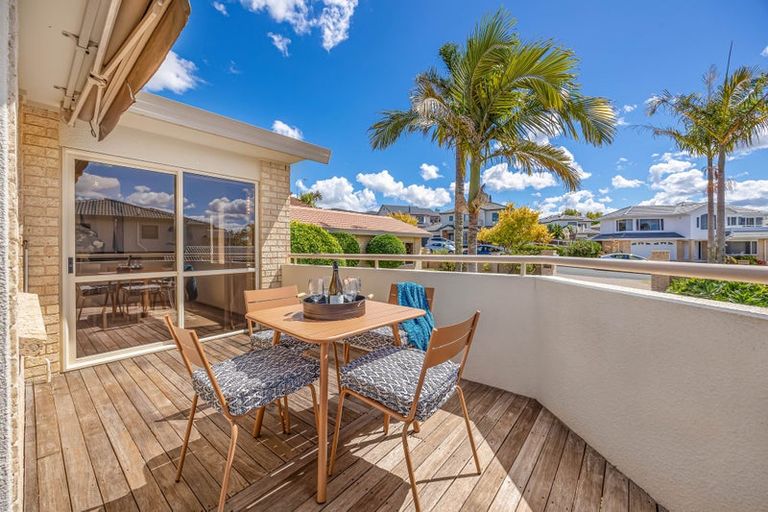 Photo of property in 16 Tornado Place, West Harbour, Auckland, 0618