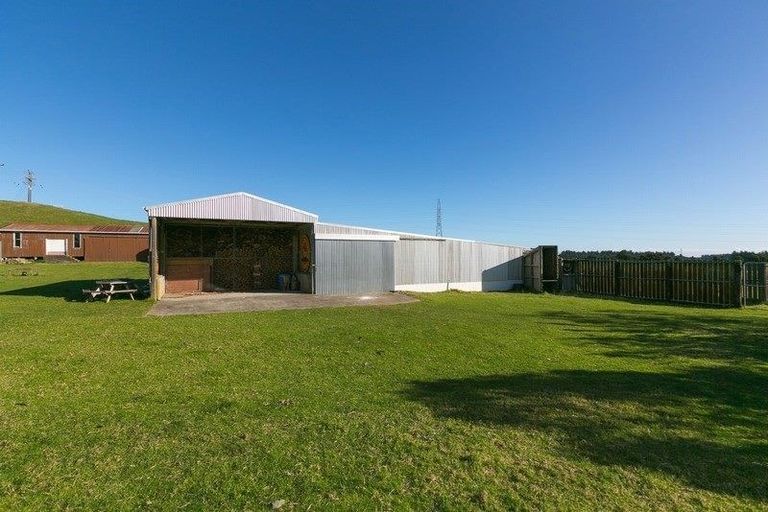 Photo of property in 568 Mangorei Road, Mangorei, New Plymouth, 4371