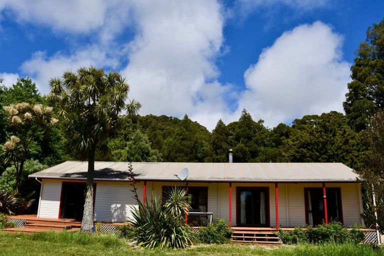 Photo of property in 4589 Karamea Highway, Karamea, 7893
