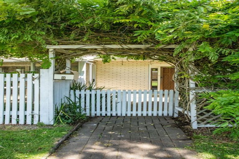 Photo of property in 2 Ashdown Place, Pahurehure, Papakura, 2113