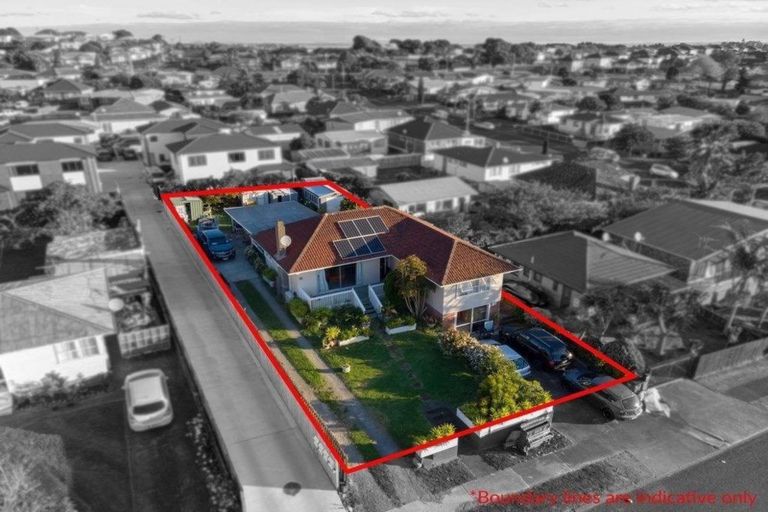 Photo of property in 28 Wayne Drive, Mangere, Auckland, 2022