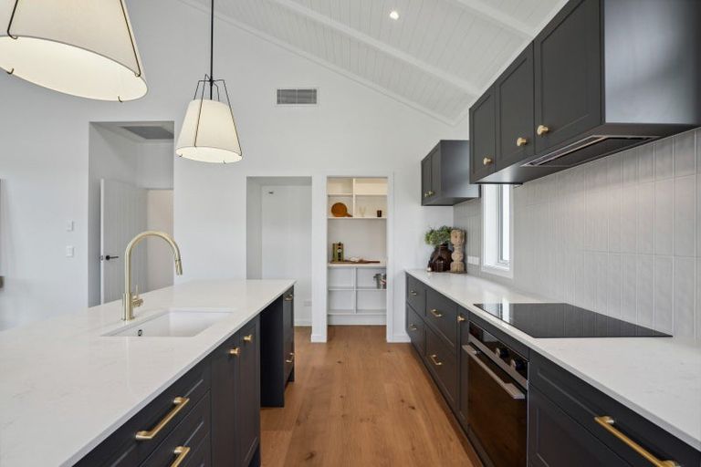 Photo of property in 105 Burdon Loop, Lake Hawea, 9382