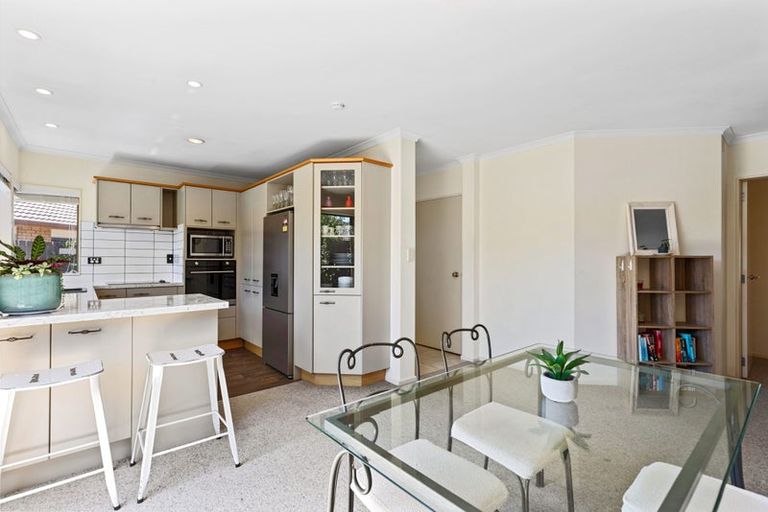 Photo of property in 6 Mcleod Place, Papamoa Beach, Papamoa, 3118