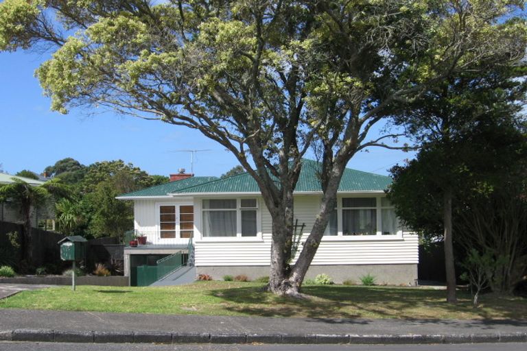Photo of property in 10 Felstead Street, Birkenhead, Auckland, 0626